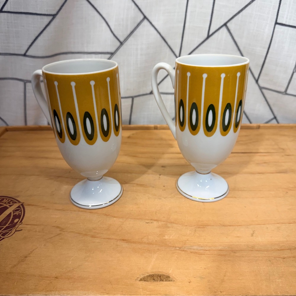 Vintage Footed Mugs Set of 2 Yellow Green Mid Century Modern Gold Trim Pedestal